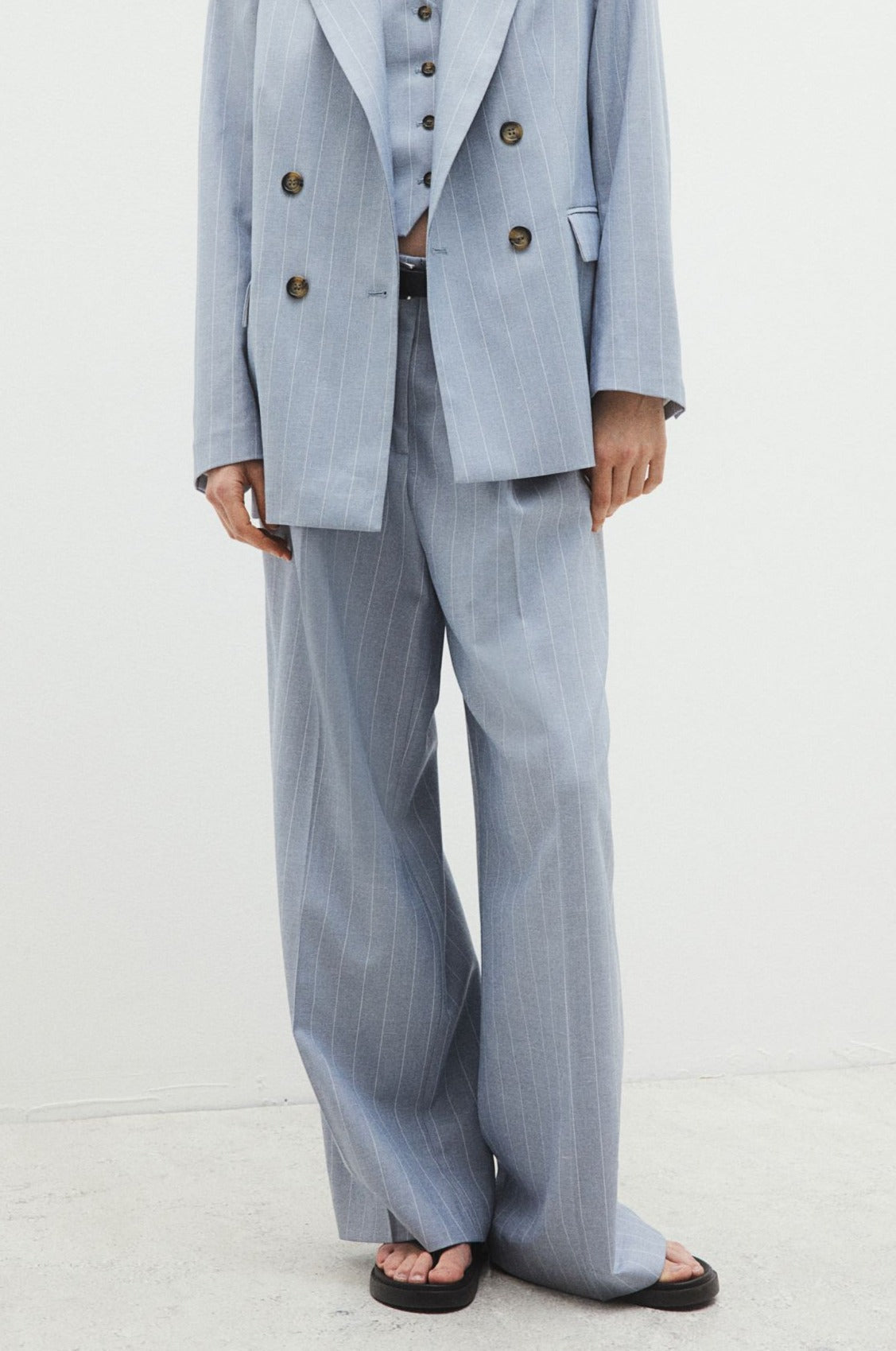 Thrustyle - Elegant Back Drop Pants
