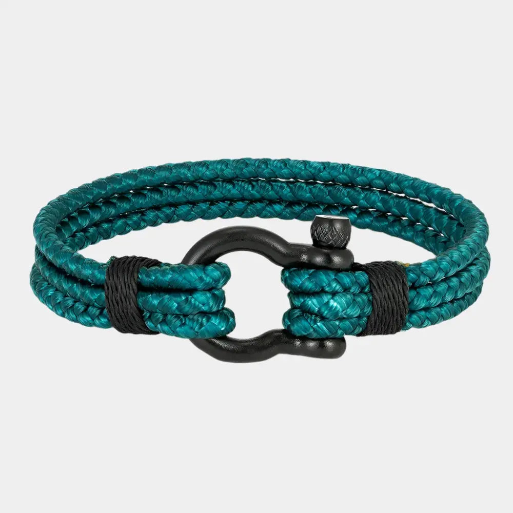 Minimalist Navy Bracelet – Understated Sophistication in Every Detail
