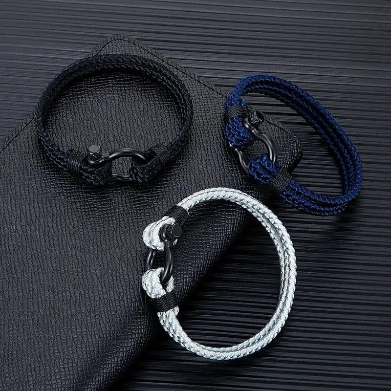 Minimalist Navy Bracelet – Understated Sophistication in Every Detail