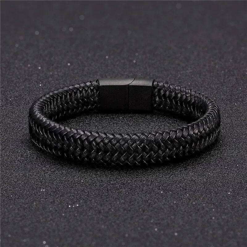 Minimalist Leather Bracelet – Understated Elegance for Everyday Wear