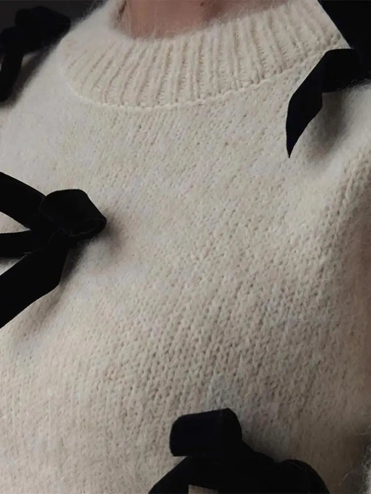 Regal Charm Round Neck Sweater – Bow Appliqué Long-Sleeve Knit