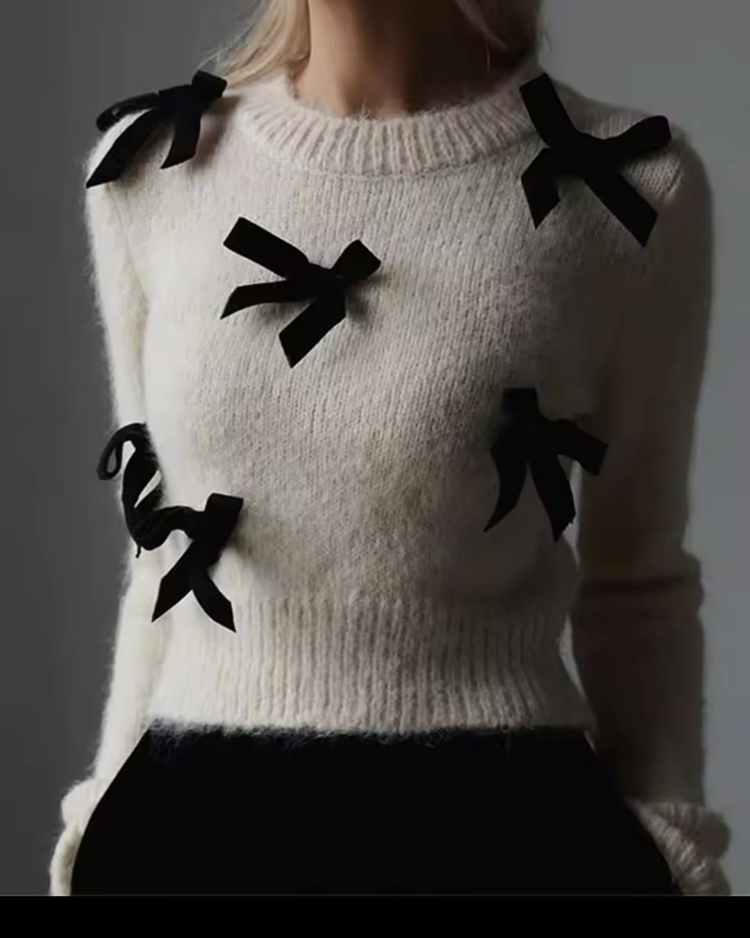 Regal Charm Round Neck Sweater – Bow Appliqué Long-Sleeve Knit