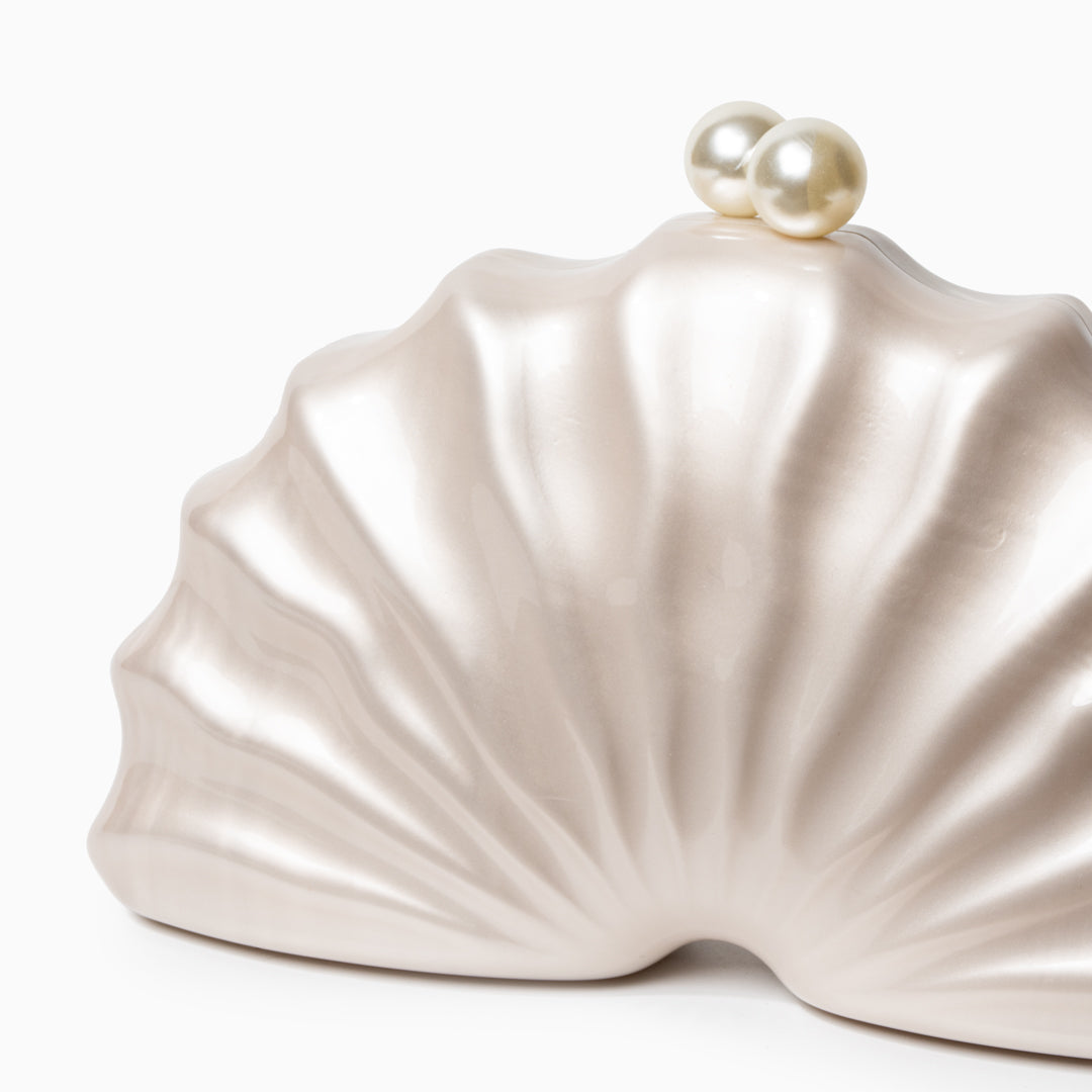 Acrylic Shell Clutch Bag – Elegant Fan-Shaped Evening Handbag with Pearl Clasp