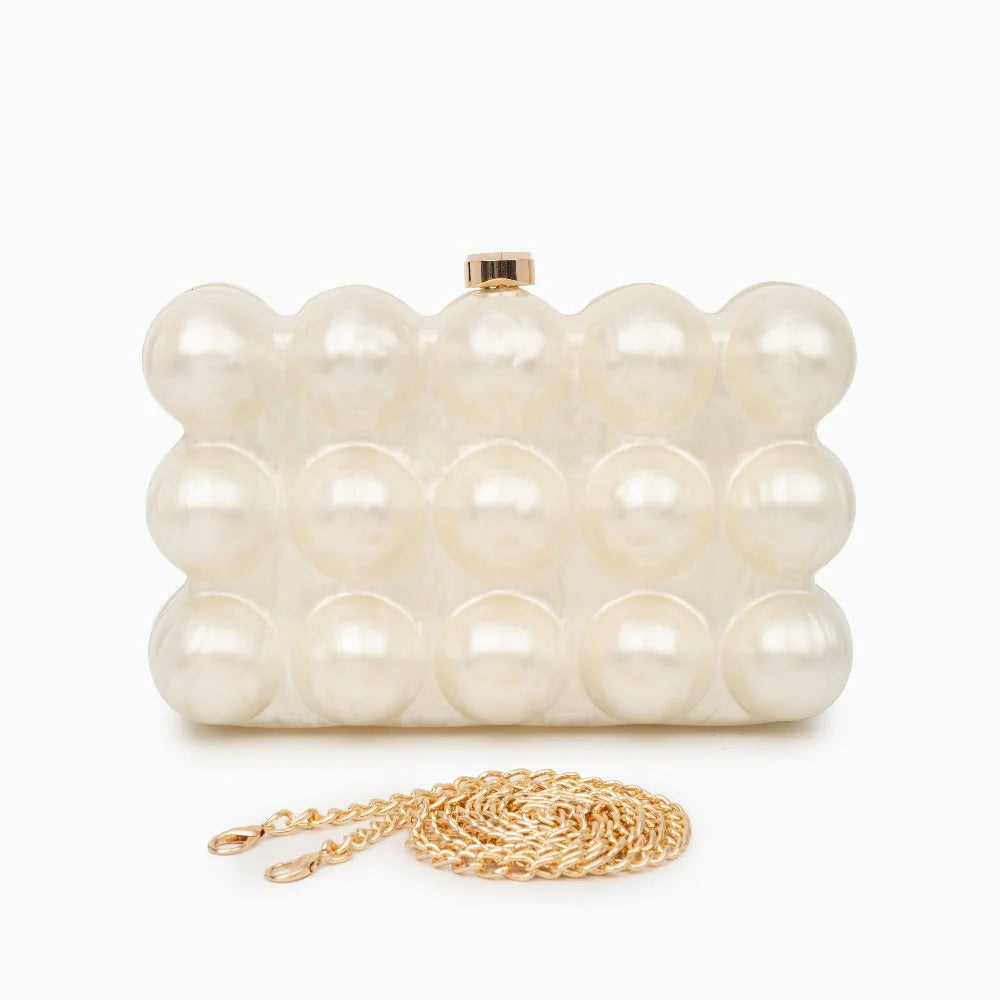 Acrylic clutch bag – a bold fashion statement