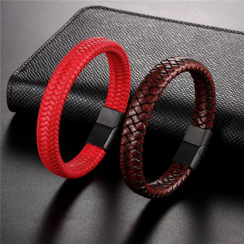 Minimalist Leather Bracelet – Understated Elegance for Everyday Wear