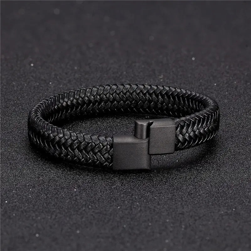 Minimalist Leather Bracelet – Understated Elegance for Everyday Wear