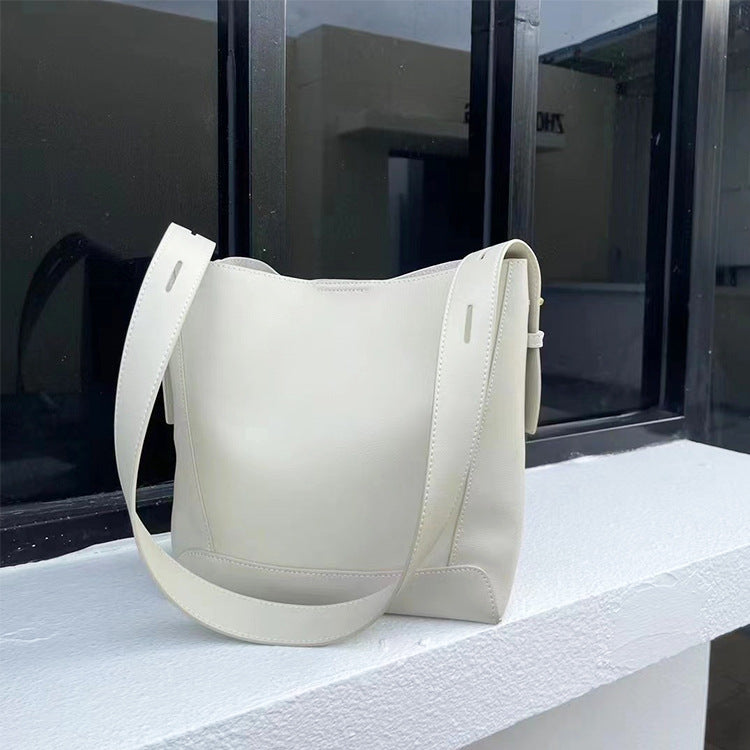 Genuine Leather Tote Bag – Spacious and Versatile Design N