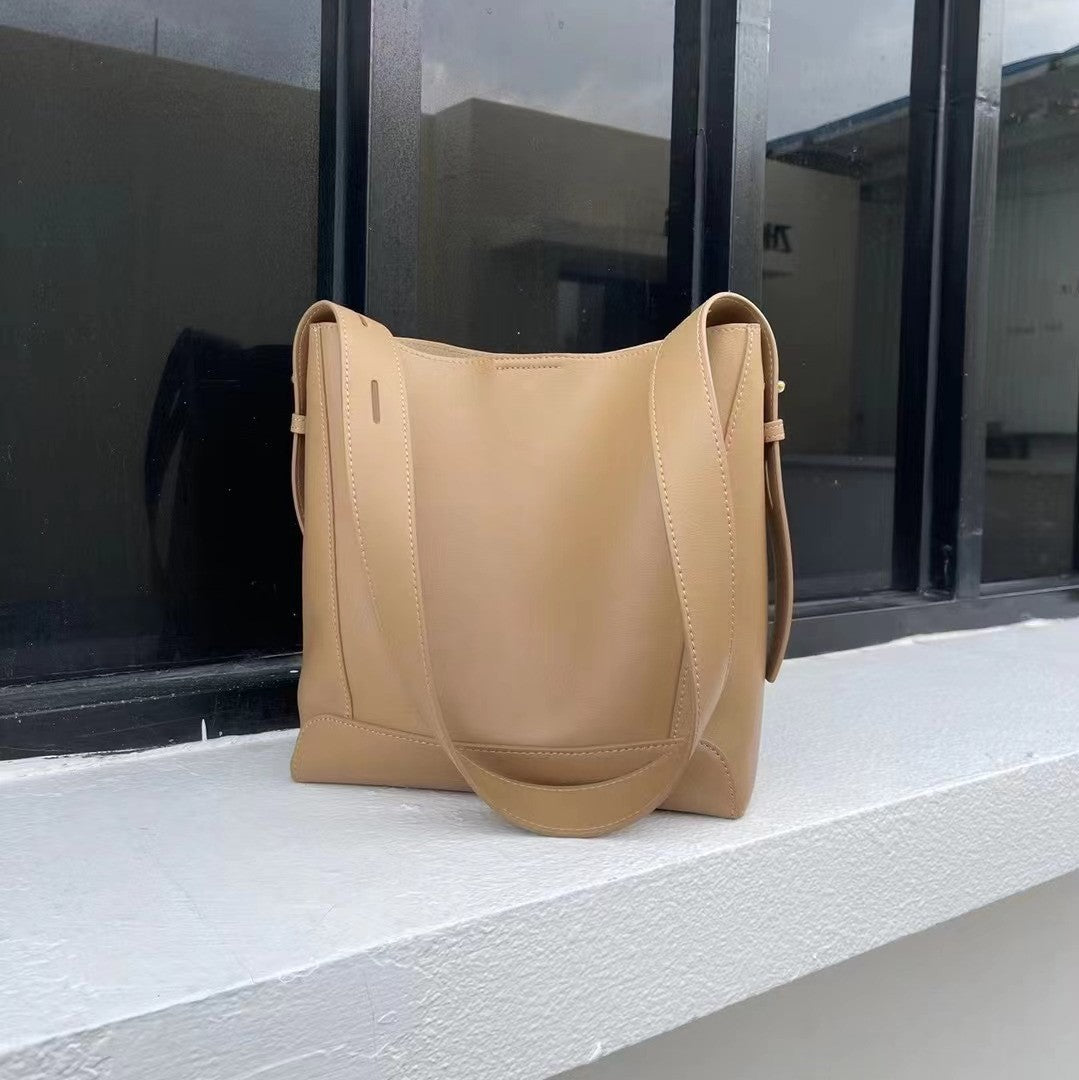 Genuine Leather Tote Bag – Spacious and Versatile Design N