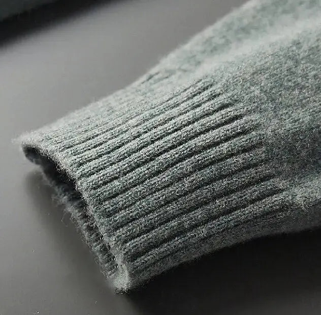 Men's 100% Merino Wool Turtleneck Sweater – Luxurious Warmth and Sophistication