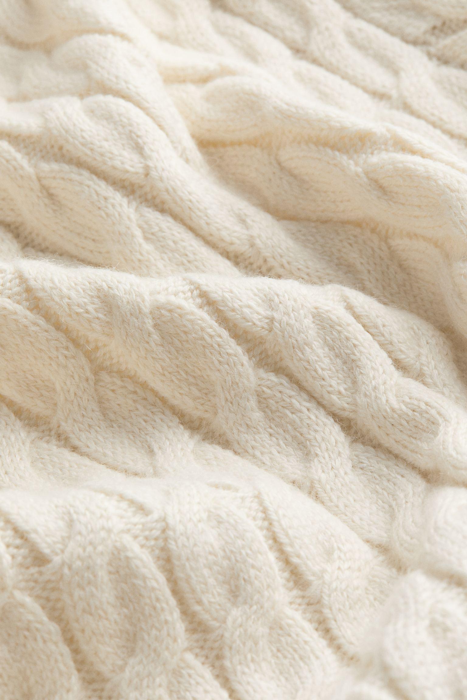 Thrustyle - Loose Cable Knit Pattern Sweater