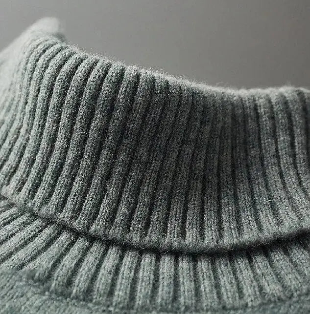 Men's 100% Merino Wool Turtleneck Sweater – Luxurious Warmth and Sophistication